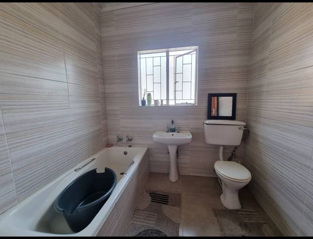 3 BEDROOM HOUSE FOR SALE IN VANDERBIJLPARK SE 6